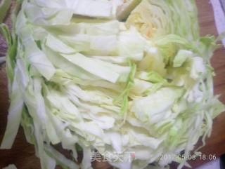 清炒包心菜的做法步骤：1