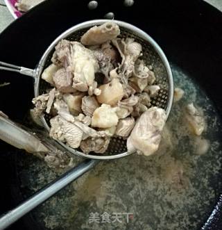 家常菜之沙姜鸭的做法步骤：3