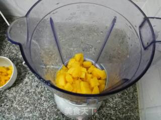 芒果牛奶雪糕的做法步骤：4
