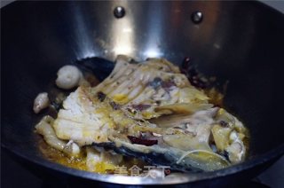 香辣菌菇潮白黑鱼汤的做法步骤：2