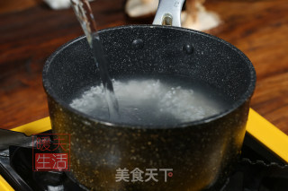 香菇虾仁粥的做法步骤：1