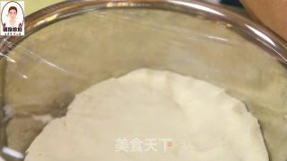 想吃披萨没烤箱就做披萨馅饼吧！的做法步骤：4