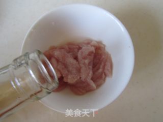 蒜薹木耳炒肉丝的做法步骤：2