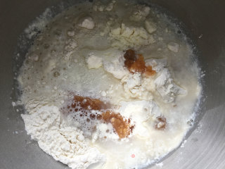 蜂蜜吐司的做法步骤：2