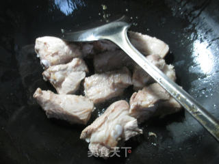 香菇烤麸烧排骨的做法步骤：4