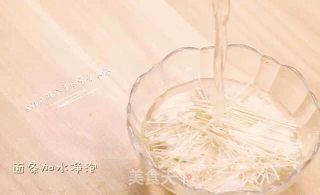 宝宝营养餐—粉红鸡肉面的做法步骤：4