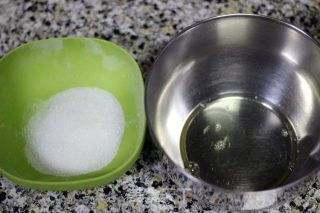 小兔彩绘蛋糕卷的做法步骤：1