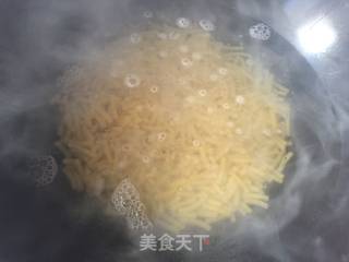 快手焗意粉的做法步骤：1