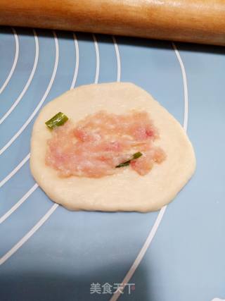鲜肉面包的做法步骤：5