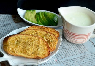 迷迭香蒜蓉面包片的做法步骤：16