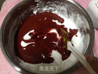 红丝绒蛋糕卷的做法步骤：13
