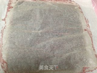 红丝绒蛋糕卷的做法步骤：16