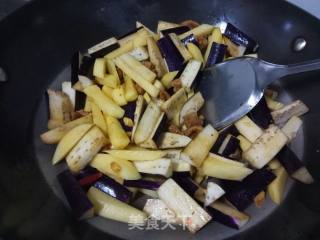 酱香茄子????焖土豆的做法步骤：8