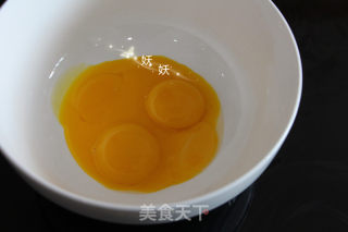 颠覆烘焙神话无油减糖戚风的做法步骤：1
