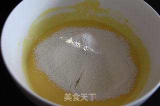 颠覆烘焙神话无油减糖戚风的做法步骤：4
