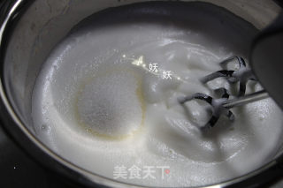 颠覆烘焙神话无油减糖戚风的做法步骤：9