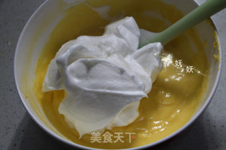 颠覆烘焙神话无油减糖戚风的做法步骤：11