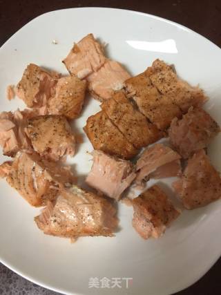 美味三文鱼蔬菜沙拉的做法步骤：13