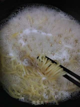 黑椒鸡翅意面的做法步骤：7