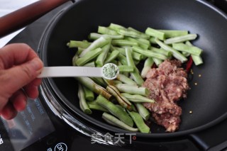 干煸四季豆的做法步骤：8