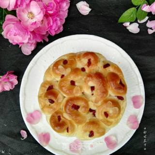 蔓越莓花朵面包的做法步骤：13