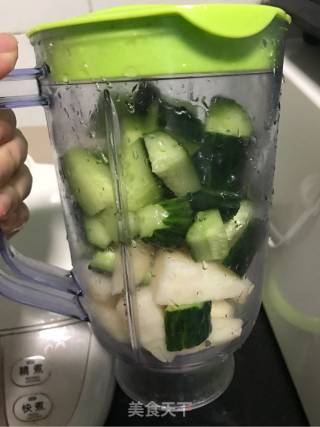 鲜榨蔬果汁的做法步骤：3