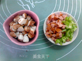 青椒香肠菠萝蜜核咸蛋糕的做法步骤：2