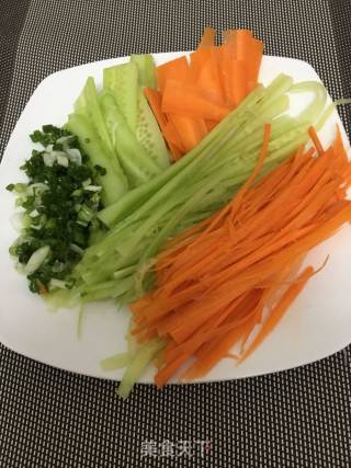矄肠清爽蛋饼的做法步骤：1
