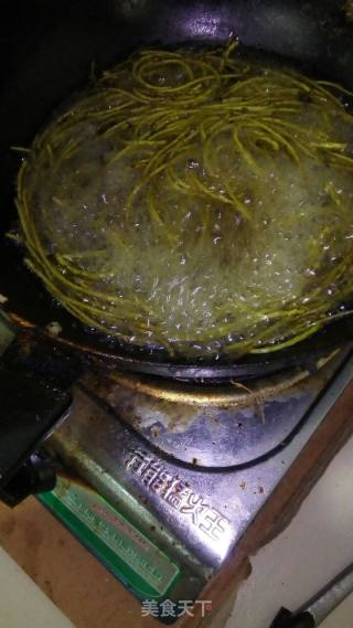 炝拌核桃坠苔（来自秦岭深山的美味）的做法步骤：4