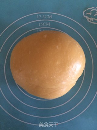 豆沙馅花样面包的做法步骤：3