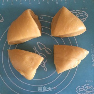 豆沙馅花样面包的做法步骤：4