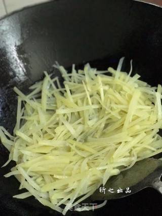 土豆丝炒肉丝的做法步骤：6