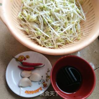 凉拌黄豆芽的做法步骤：1