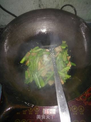 菜心杆子小炒肉的做法步骤：5