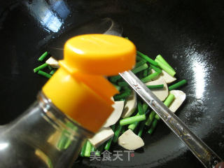 蒜薹炒小素鸡的做法步骤：5