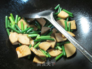 蒜薹炒小素鸡的做法步骤：7