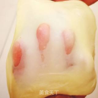 老干妈肉松面包的做法步骤：2
