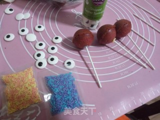 小怪物棒棒糖蛋糕的做法步骤：10