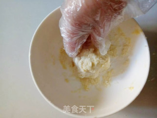 苹果玫瑰花卷的做法步骤：2