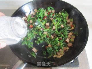 萝卜缨炒鸡蛋干的做法步骤：7