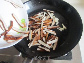 红椒韭菜炒香干的做法步骤：3