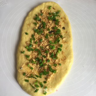 葱香海苔肉松面包的做法步骤：9