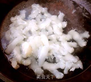 时蔬炖蹄筋的做法步骤：1