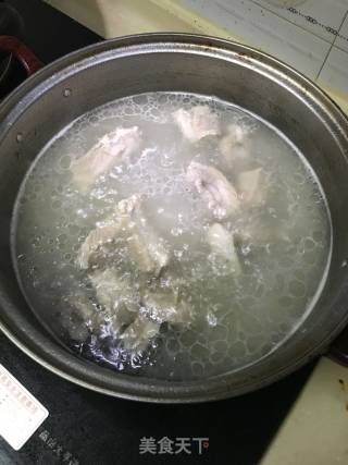 蜜汁排骨的做法步骤：1