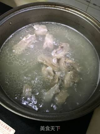 蜜汁排骨的做法步骤：2