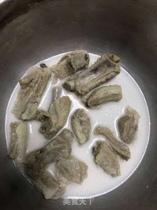 蜜汁排骨的做法步骤：4