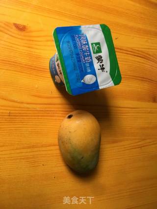 简易版水果酸奶的做法步骤：1