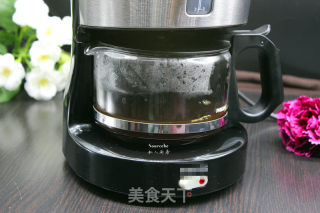 卡布奇诺咖啡的做法步骤：1