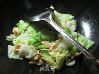 花生米羊尾笋炒圆白菜的做法步骤：6