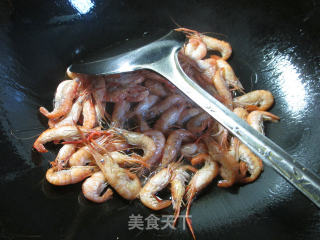 鸡蛋干炒河虾的做法步骤：4